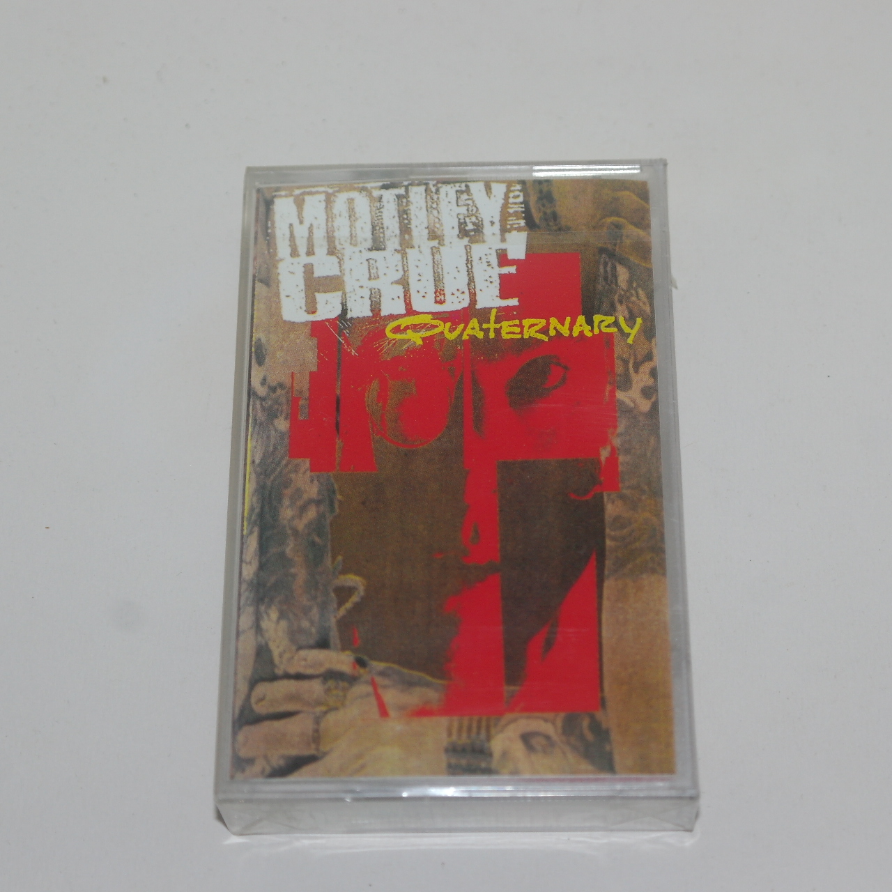 831-미개봉 테이프 MOTLEY CRUE