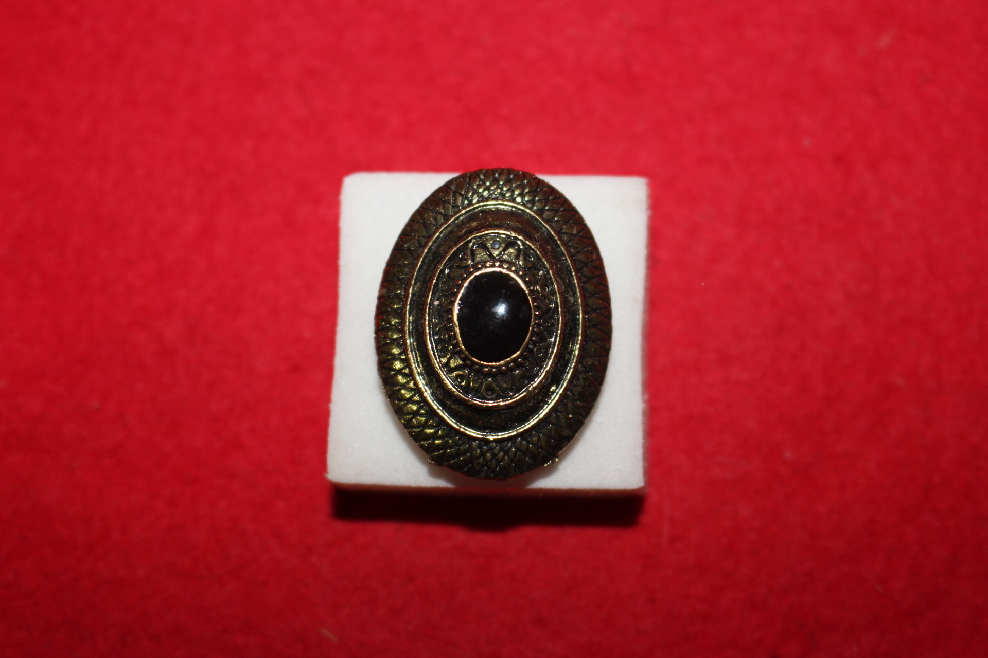 2-티벳 황동으로된 보석이 장식된 반지
