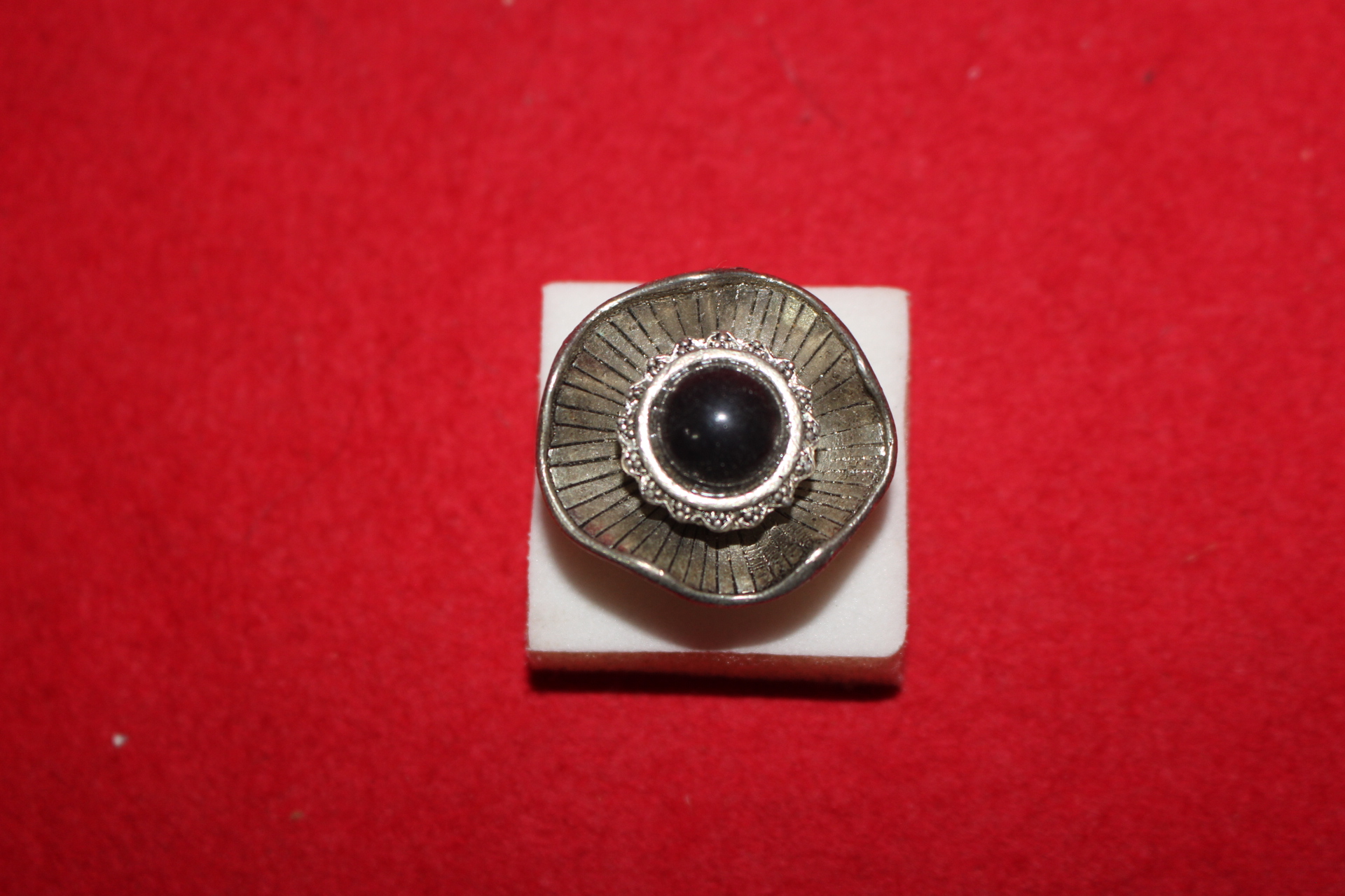 21-티벳 백동으로된 보석이 장식된 반지