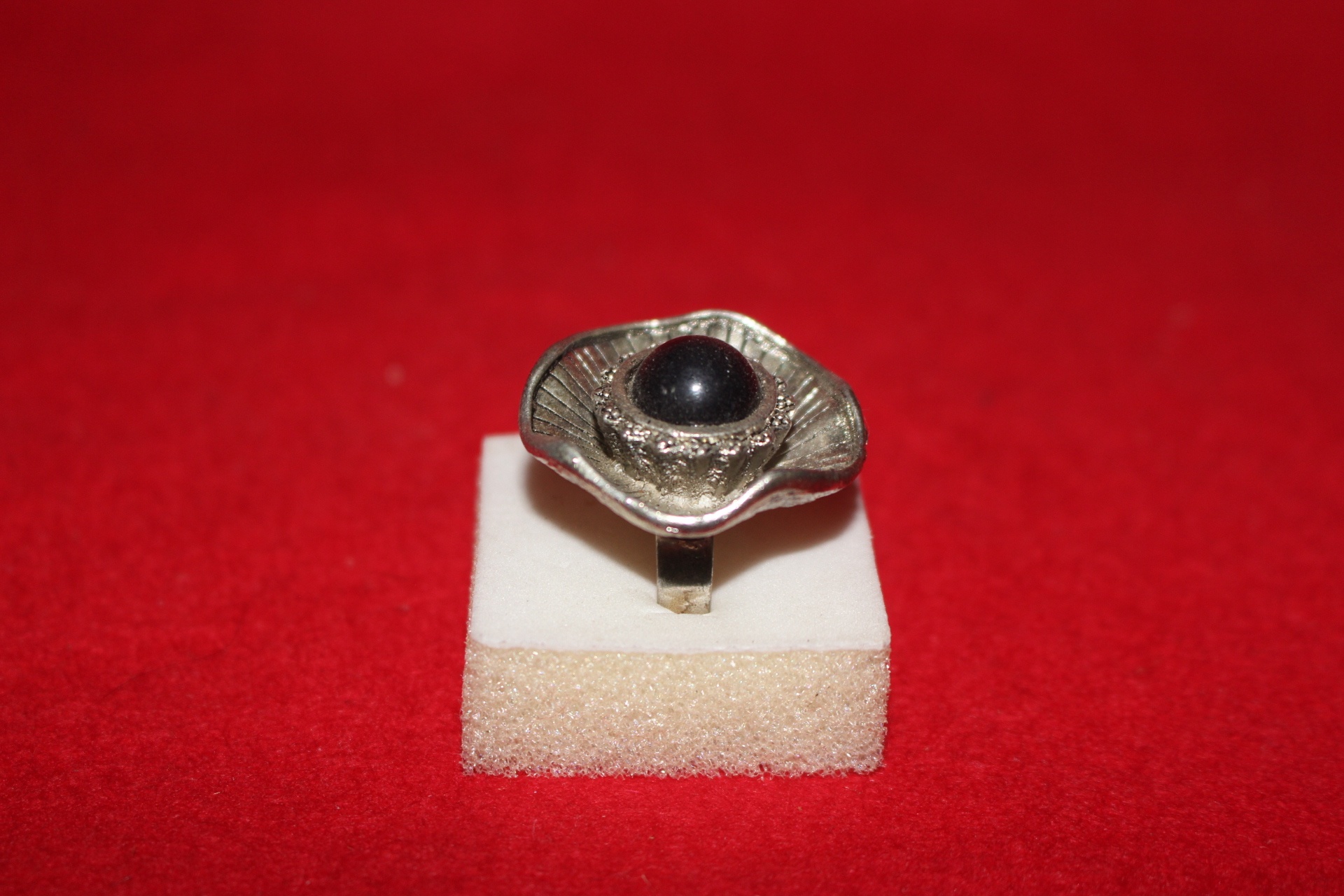21-티벳 백동으로된 보석이 장식된 반지