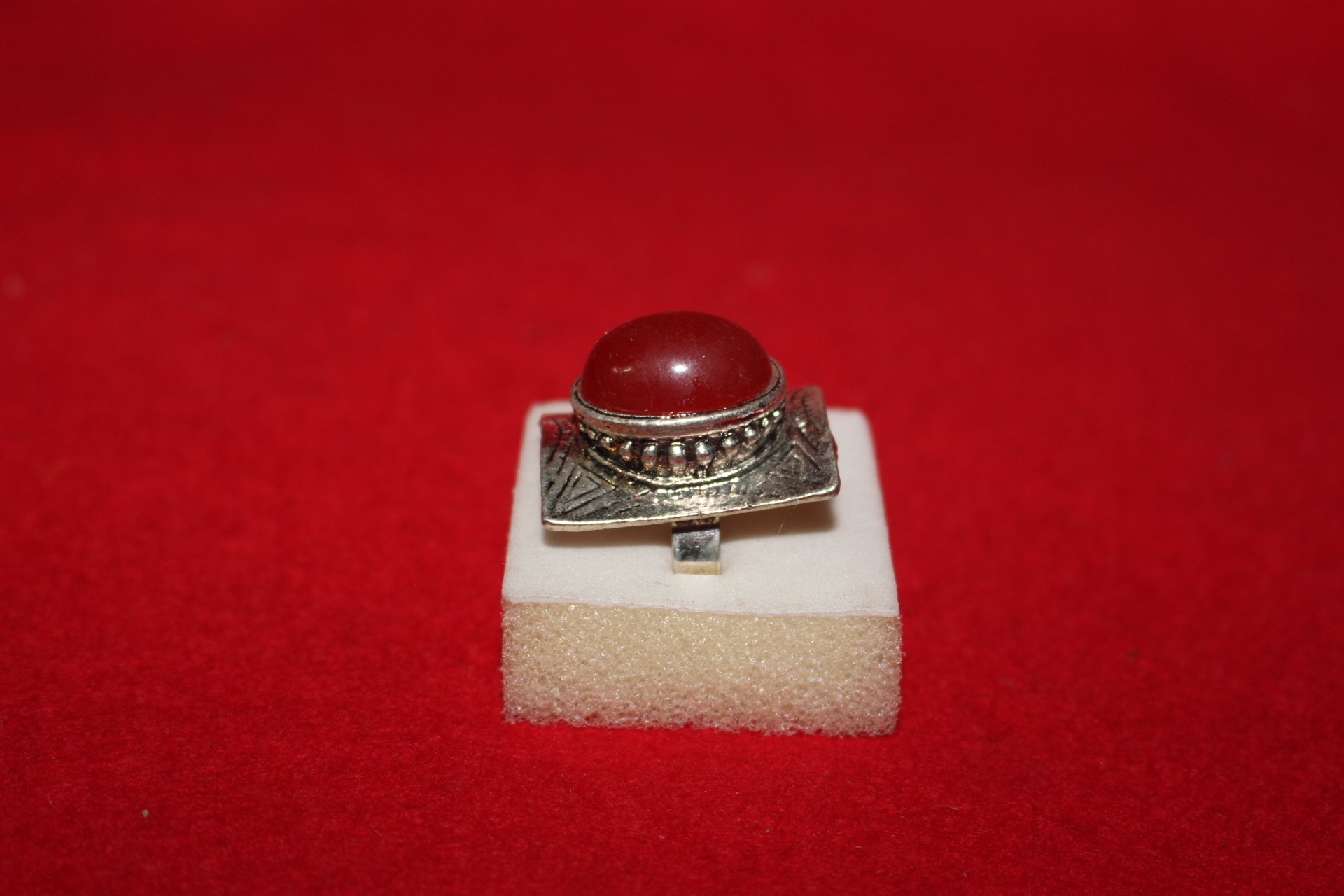 47-티벳 백동으로된 보석이 장식된 반지