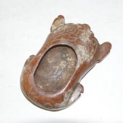 퇴화황옥돌로된 두꺼비 모양의 옥필세
