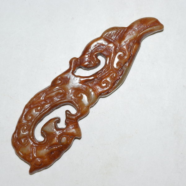 홍산문화-진황옥돌로된 투각 용형 옥노리개